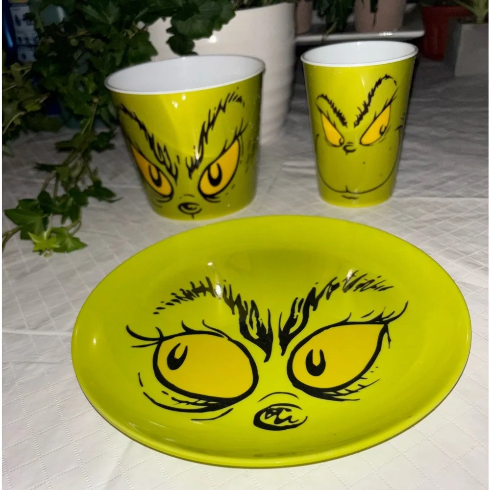 Grinch Tableware Set. - Picture 5 of 12